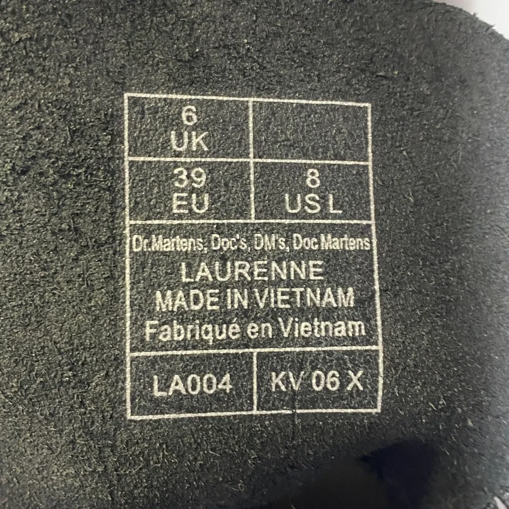 New Dr. Martens Leather Black Boots 8 Laurenne Distressed Patent Leather Laceup - Picture 11 of 13